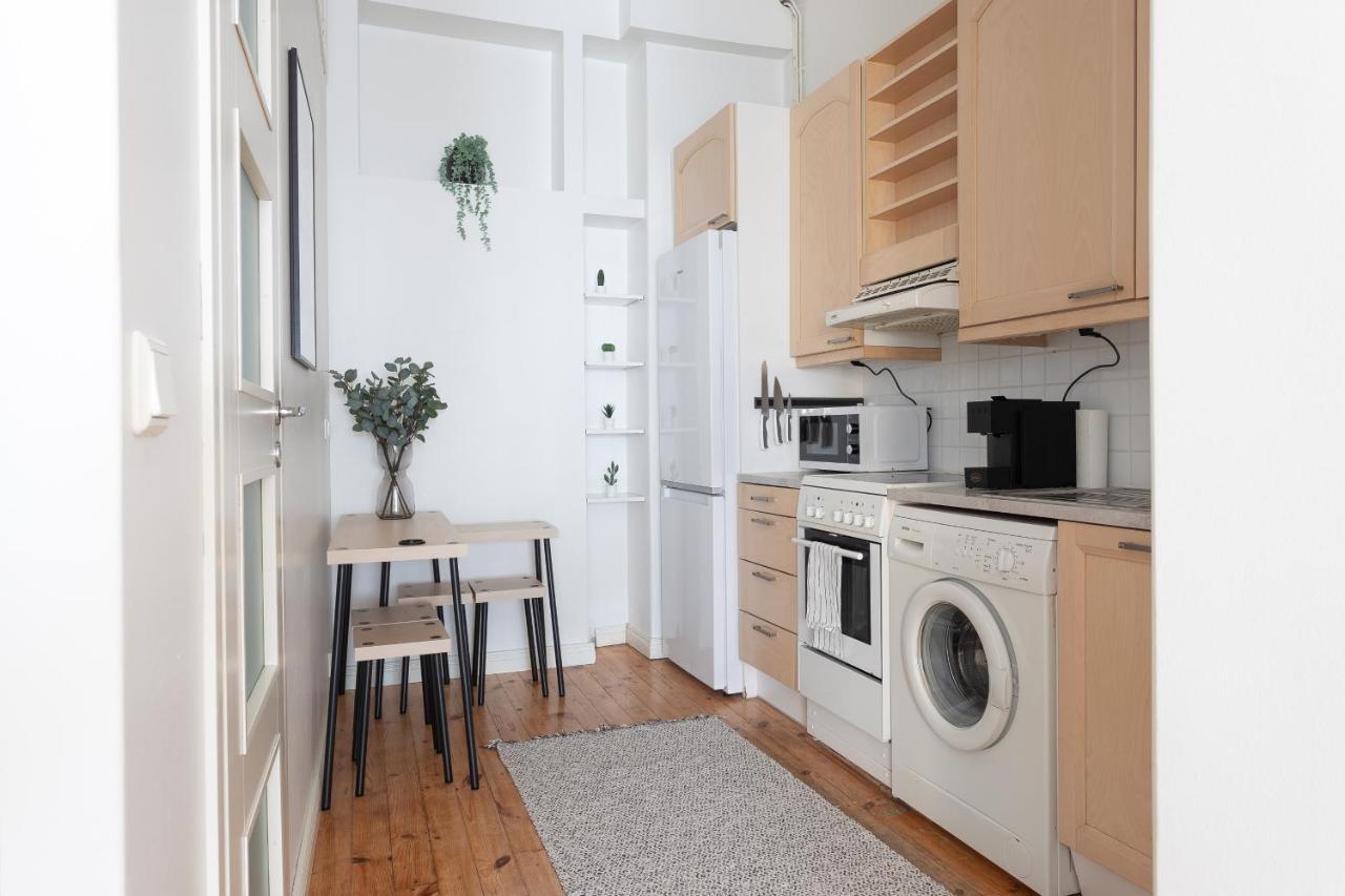 Idyllinen Valoisa Huoneisto Ullanlinnassa. Helsinki Extérieur photo